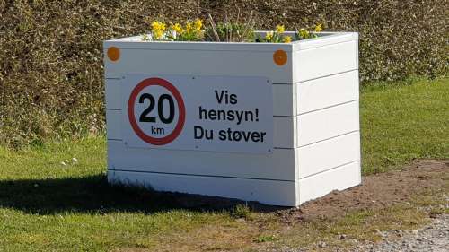 Grundejerforeningen Solhjemgården | Ordensregler | Max. 20 km/t | Mejsevænget Strandskadevej Musvitvej Ravnevej Emuvej Mejsevej Kirke Stillinge Strand 4200 Slagelse Grundejerforeningen Solhjemgården | Supplerende ordensregler | Max. 20 km/t | musvitvej ravnevej strandskadevej mejsevænget emuvej mejsevej Stillinge strand 4200 Slagelse